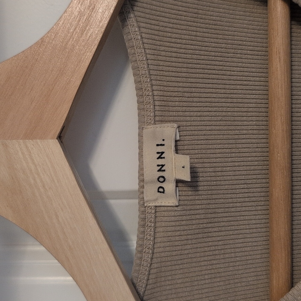 DONNI. The Rib Tank - Picture 2 of 6